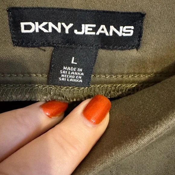 DKNY Olive Green Bermuda Shorts   LARGE      #H - Picture 8 of 8